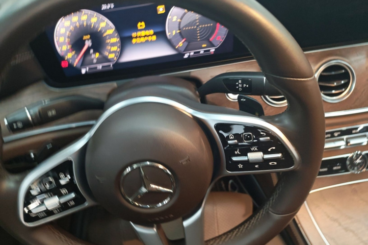 奔驰E级 2020款 改款 E 260 L局部细节18