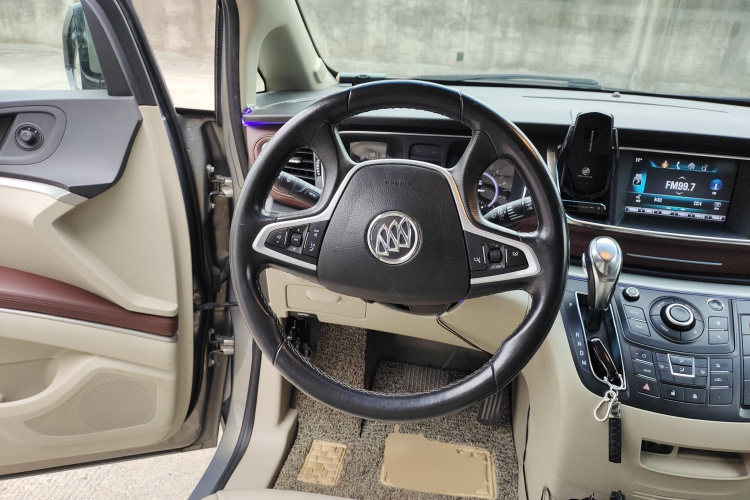 别克GL8 2017款 25S 豪华型 国V中控内饰13