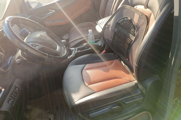 宝骏560 2015款 1.8L 手动精英型中控内饰19