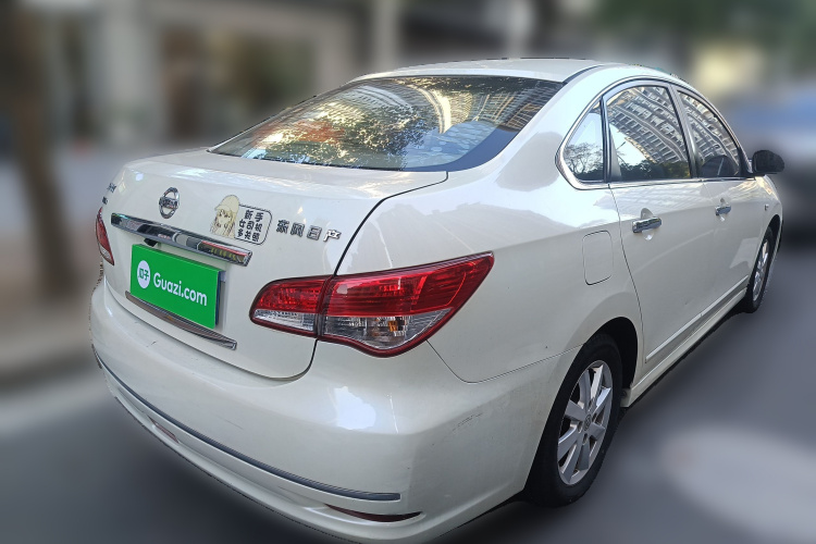 日产 轩逸 2012款 经典 1.6XE 自动舒适版车身外观7