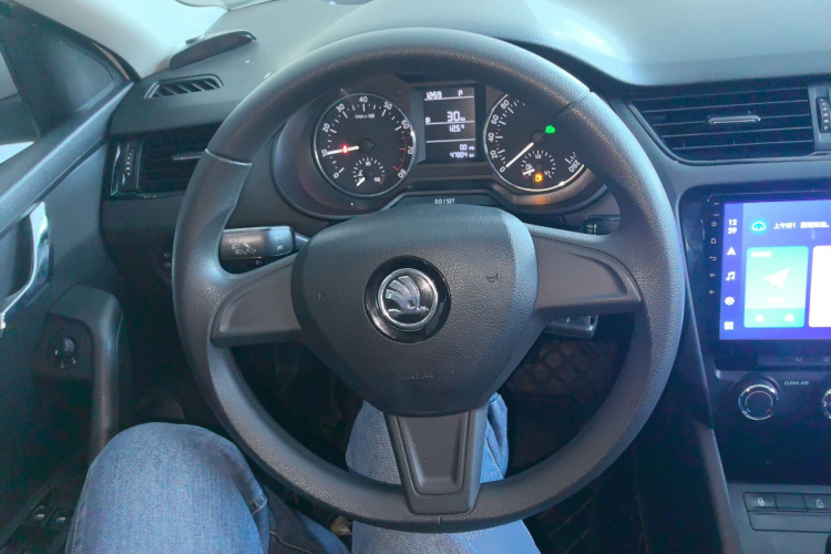 斯柯达 明锐 2017款 经典款 1.6L 自动标准版中控内饰13