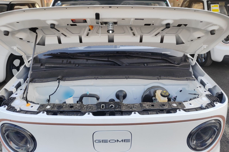 吉利银河 2024款 熊猫mini 200km 耐力熊机舱底盘24