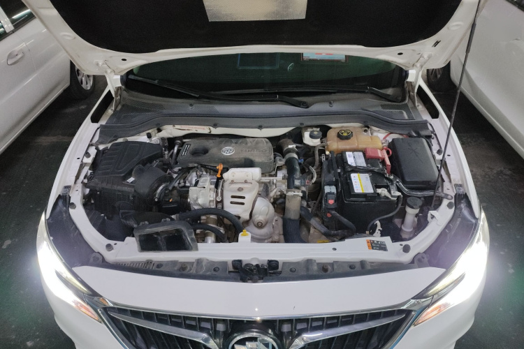 别克 英朗 2019款 15T 双离合互联精英型 国VI机舱底盘24