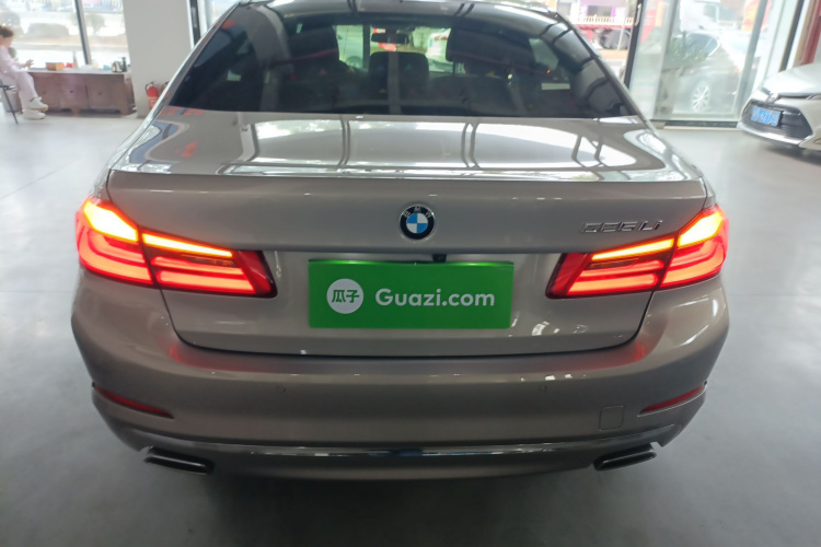 宝马5系 2020款 525Li 豪华套装车身外观6