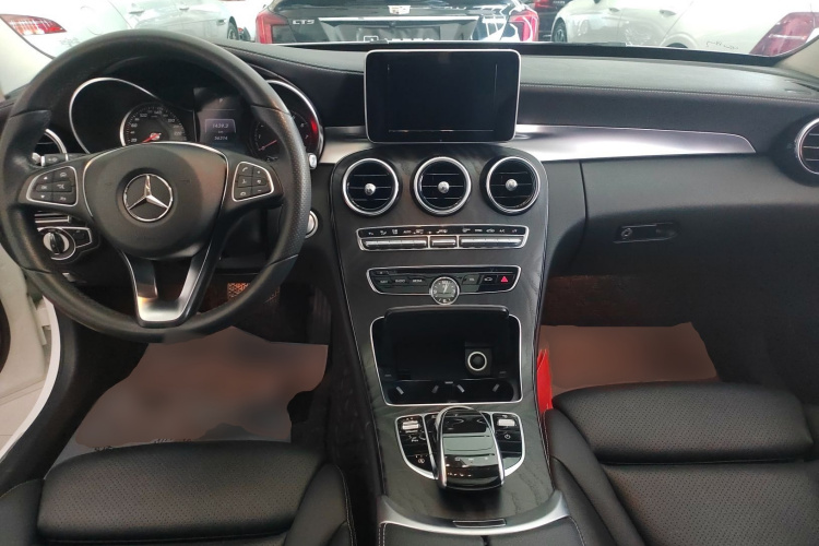 奔驰C级 2017款 改款 C 200 L 运动版中控内饰12