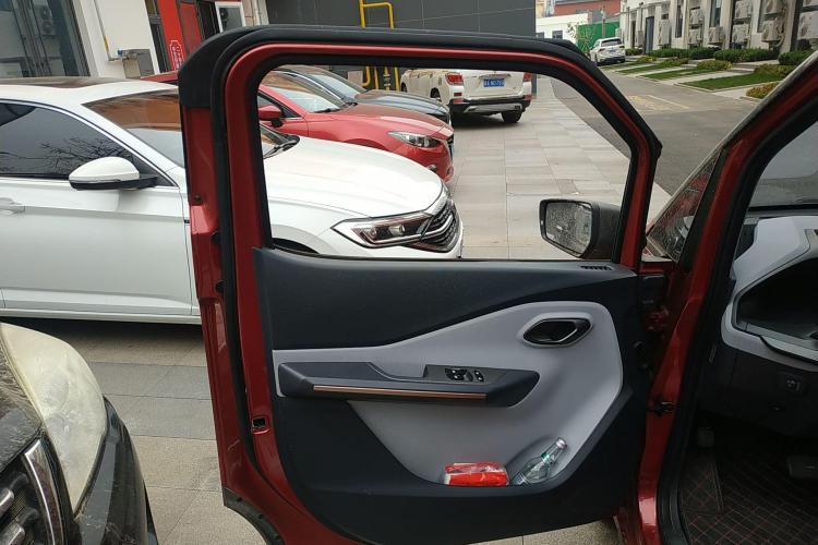 宝骏E200 2020款 305KM 智行版中控内饰7007