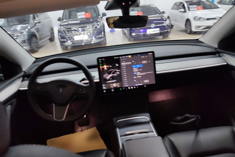特斯拉 Model Y 2023款 后轮驱动版中控内饰12
