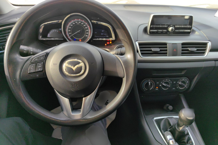 马自达3 昂克赛拉 2016款 三厢 1.5L 手动舒适型中控内饰12