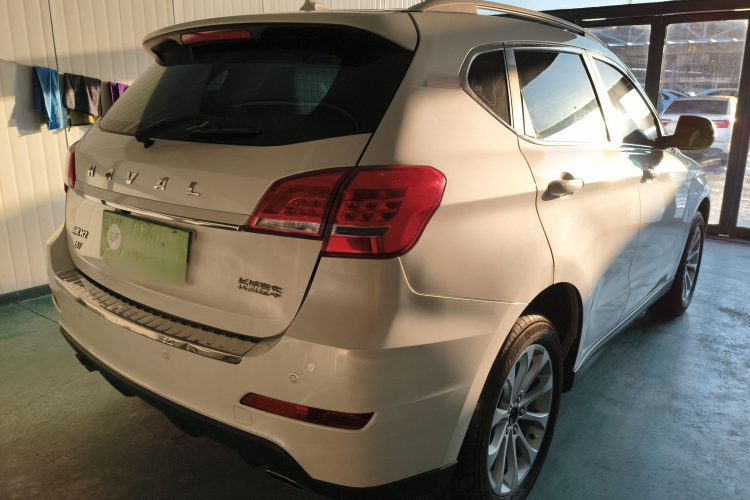 哈弗H2 2017款 红标 1.5T 手动两驱豪华型车身外观7