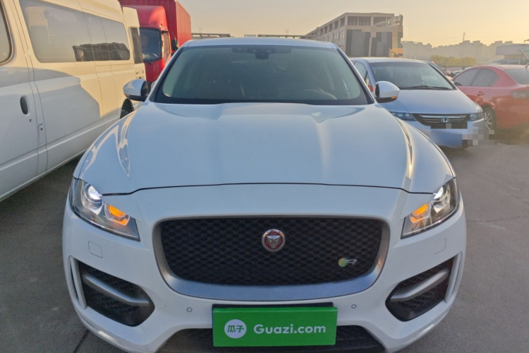 捷豹F-PACE 2016款 3.0 SC 四驱R-Sport运动版车身外观2