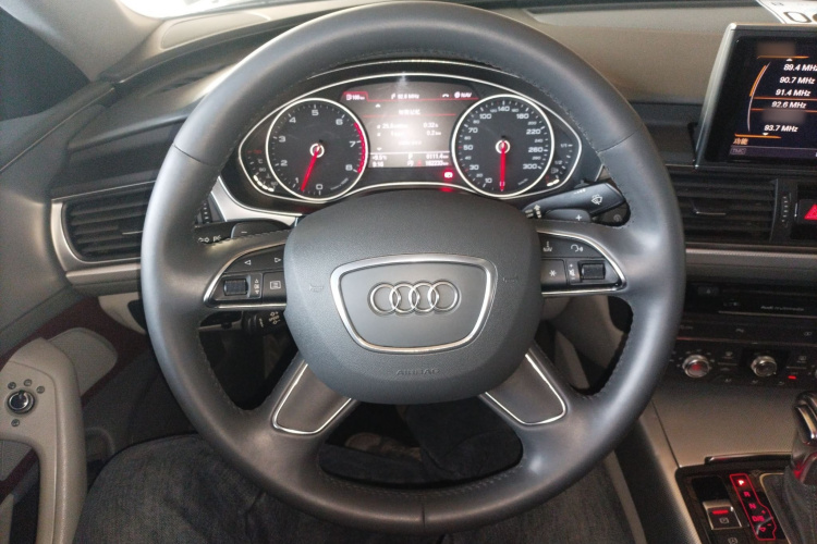 奥迪A6L 2014款 30 FSI 技术型中控内饰13