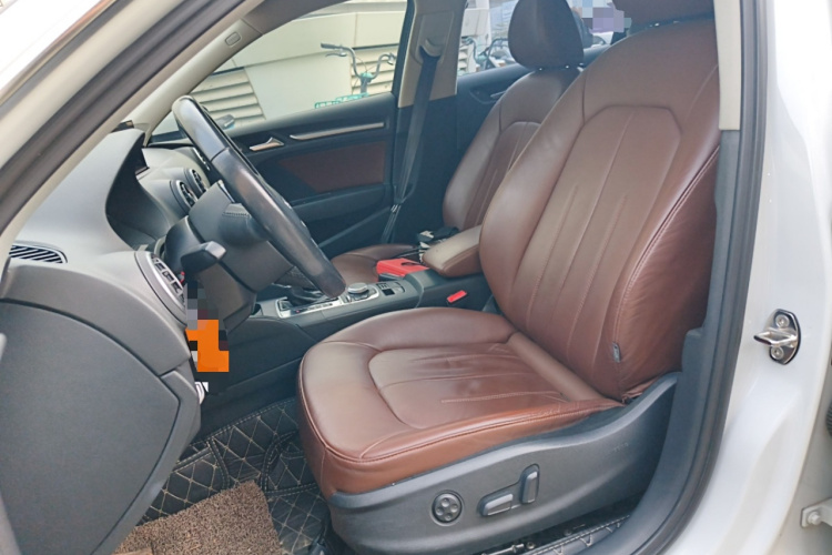 奥迪A3 2016款 Sportback 35 TFSI 领英型中控内饰19