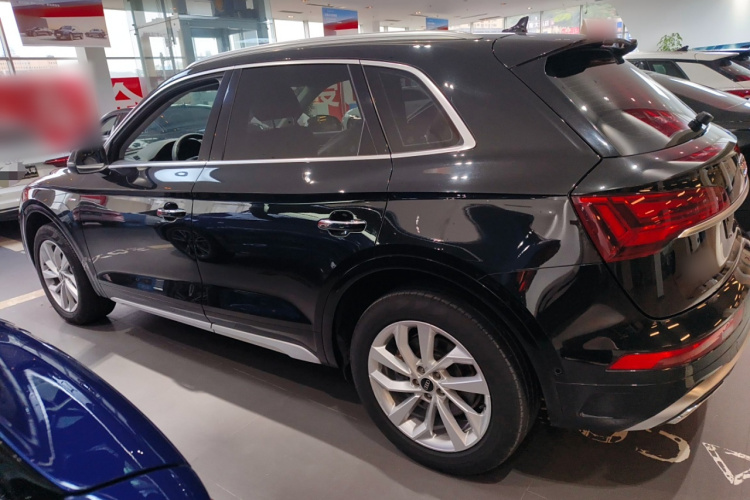 奥迪Q5L 2022款 40T 豪华动感型车身外观6003