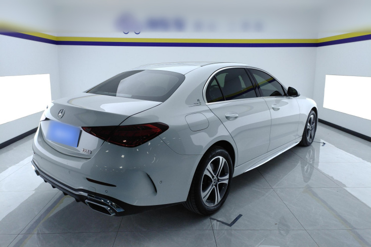 奔驰C级 2022款 改款 C 200 L 运动版车身外观7