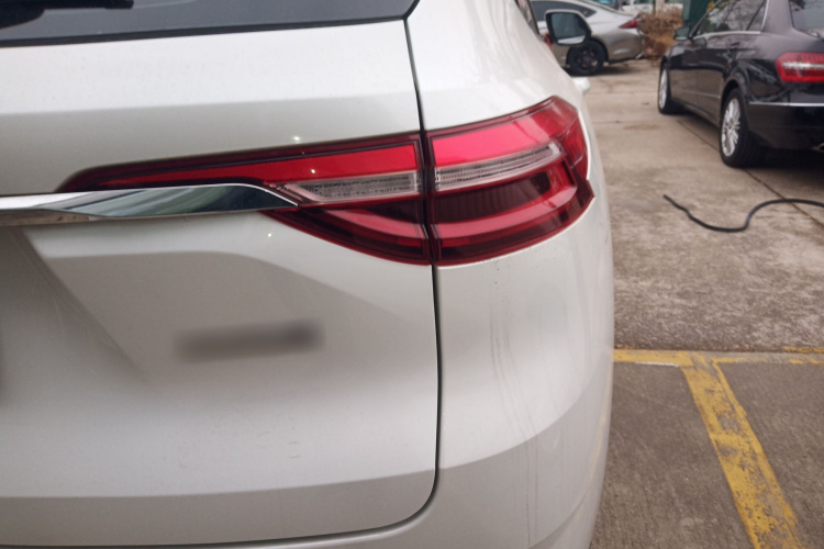 哈弗F7 2020款 1.5T 两驱i潮车身外观9