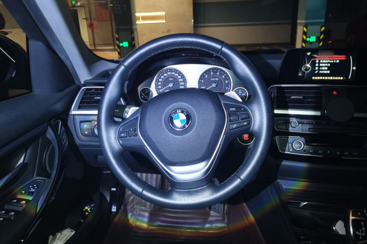 宝马3系 2017款 320Li M运动型中控内饰13