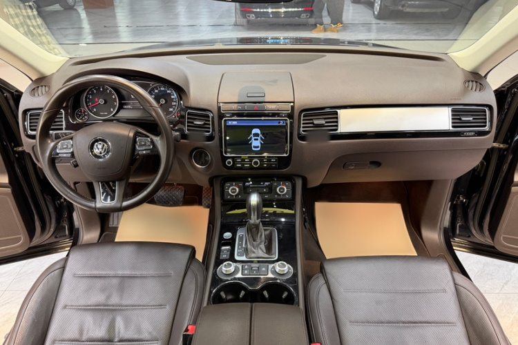 大众 途锐 2017款 3.0TSI 拓野型中控内饰7001