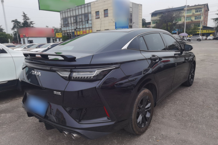 东风风神 奕炫 2023款 马赫版 1.5L 自动追影版车身外观6003