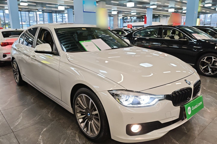 宝马3系 2019款 320Li 时尚型车身外观3