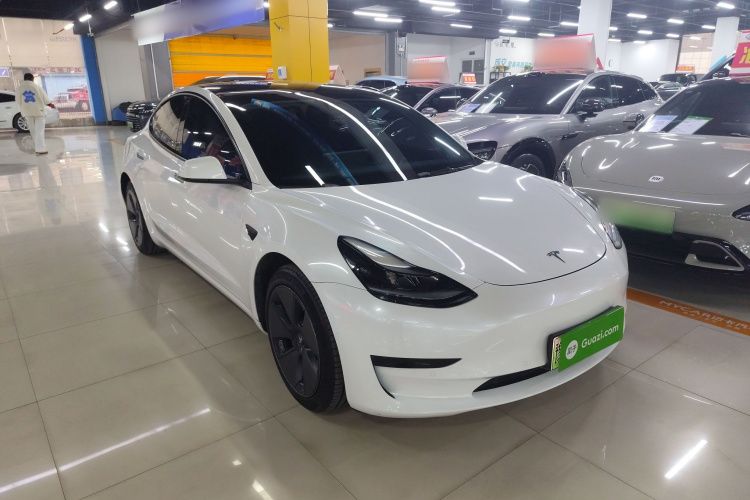 特斯拉 Model 3 2022款 后轮驱动版车身外观3