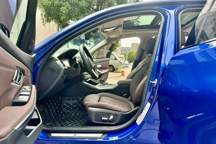 宝马3系 2020款 改款 325Li M运动曜夜套装中控内饰7001