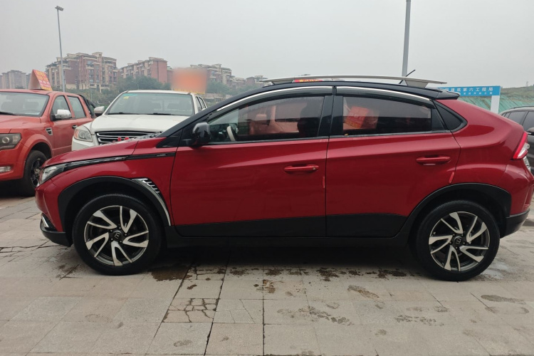 纳智捷 U5 SUV 2017款 1.6L 手动骑士版车身外观4