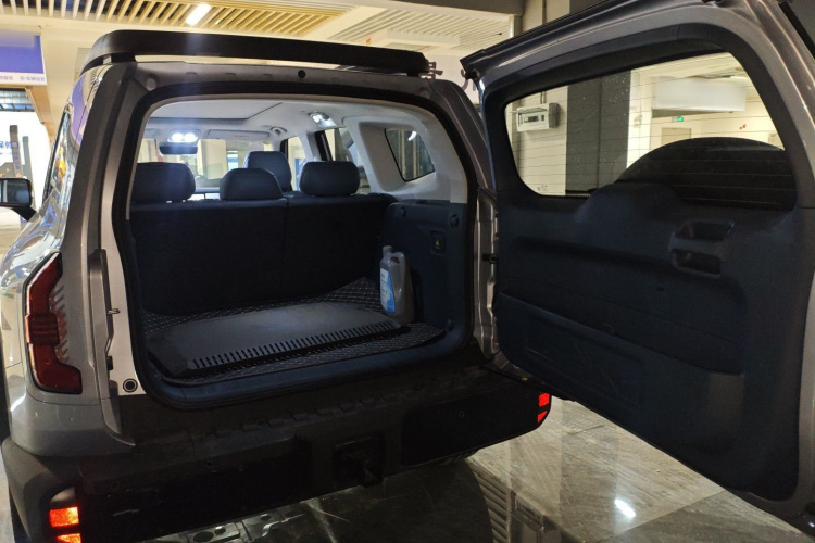 深蓝汽车 深蓝G318 2024款 四驱舒享版机舱底盘23