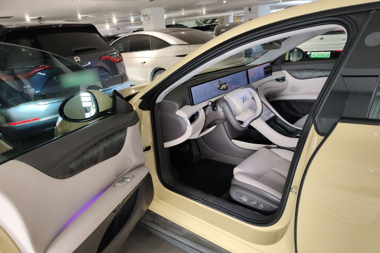 智己汽车 智己L6 2024款 Max 超强性能版中控内饰20