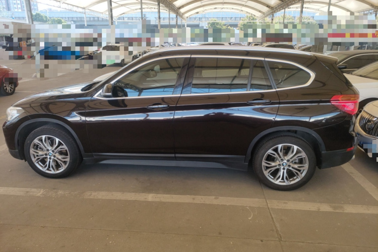 宝马X1 2018款 sDrive20Li 领先型车身外观6003