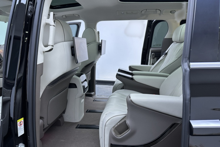 腾势D9 2022款 DM-i 970 四驱尊荣型中控内饰7003