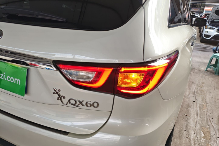 英菲尼迪QX60(进口) 2018款 2.5 S/C Hybrid 两驱卓越版 国VI车身外观9
