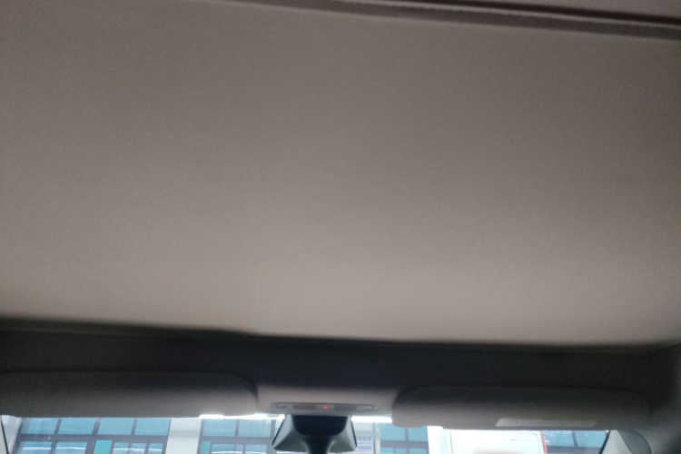 特斯拉 Model Y 2022款 长续航全轮驱动版中控内饰22