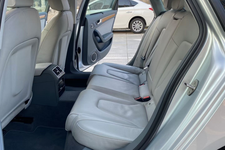 奥迪A4L 2015款 35 TFSI 自动豪华型中控内饰7002