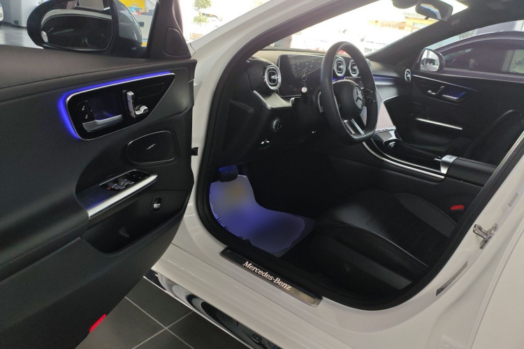 奔驰C级 2024款 C 260 L 运动版中控内饰7003