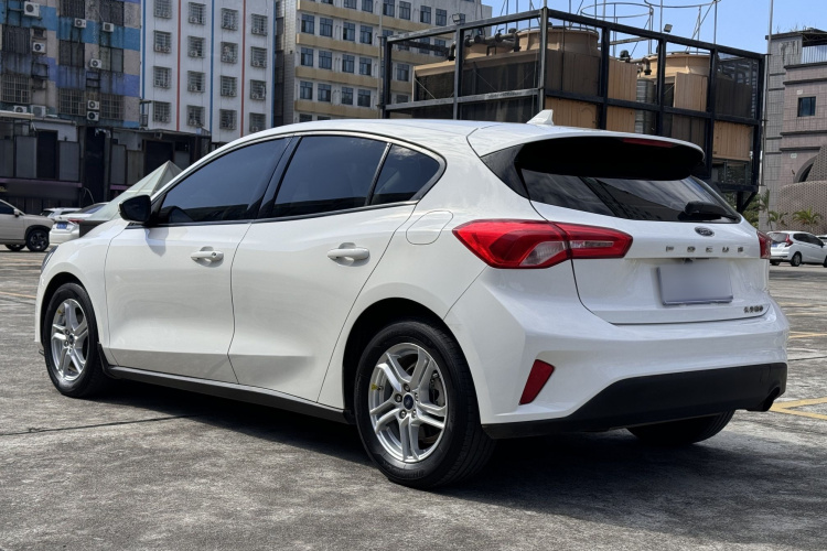 福特 福克斯 2019款 两厢 1.5L 手动锋跃型 国V车身外观6006