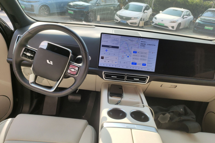 理想汽车 理想L9 2024款 Ultra中控内饰7002