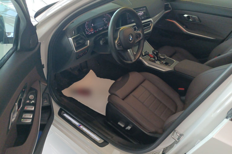 宝马3系 2020款 改款 325i M运动曜夜套装中控内饰7003