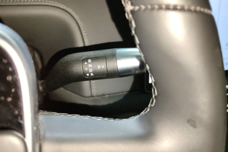 理想汽车 理想L9 2022款 Max局部细节18