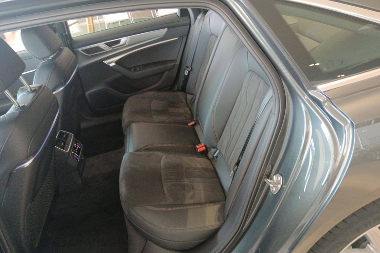 奥迪A6L 2024款 45 TFSI 臻选动感型中控内饰21