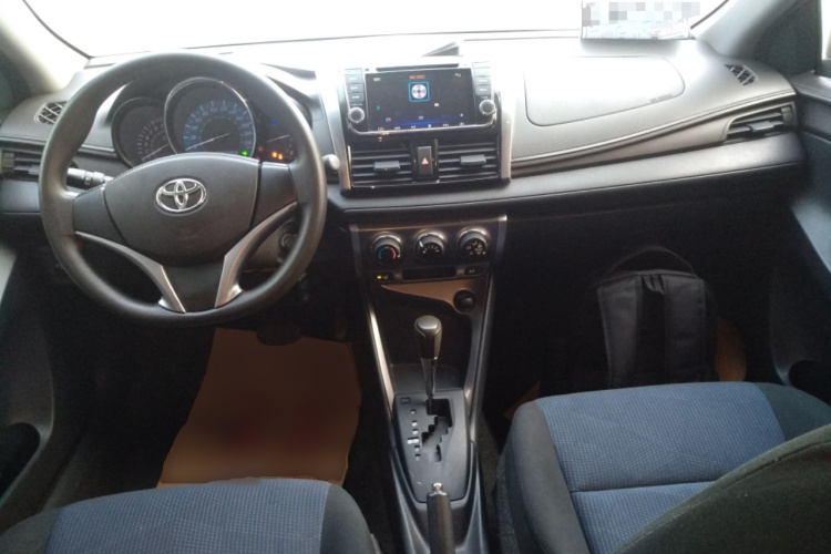 丰田 YARiS L 致炫 2015款 1.5E 自动魅动版中控内饰7002