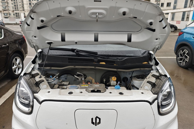 零跑汽车 零跑T03 2024款 310舒享版机舱底盘24