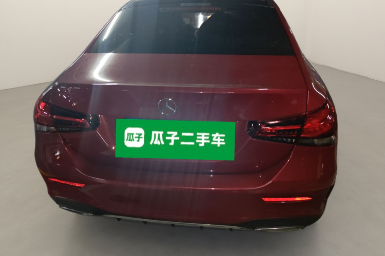 奔驰A级 2020款 A 180 L 运动轿车车身外观6