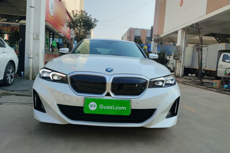 宝马i3 2022款 eDrive 35 L车身外观2