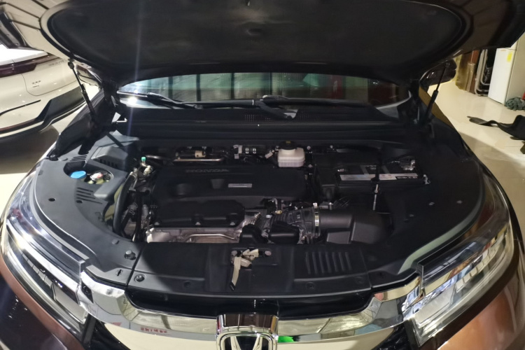 本田 冠道 2017款 370TURBO 四驱尊享版机舱底盘24