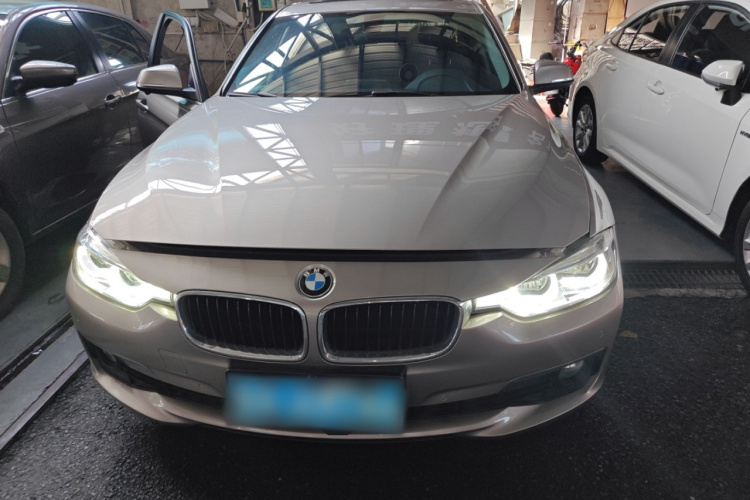 宝马3系 2016款 320Li 时尚型车身外观2