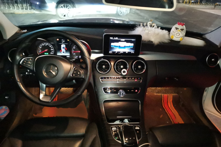 奔驰C级 2018款 C 200 L 运动版中控内饰12