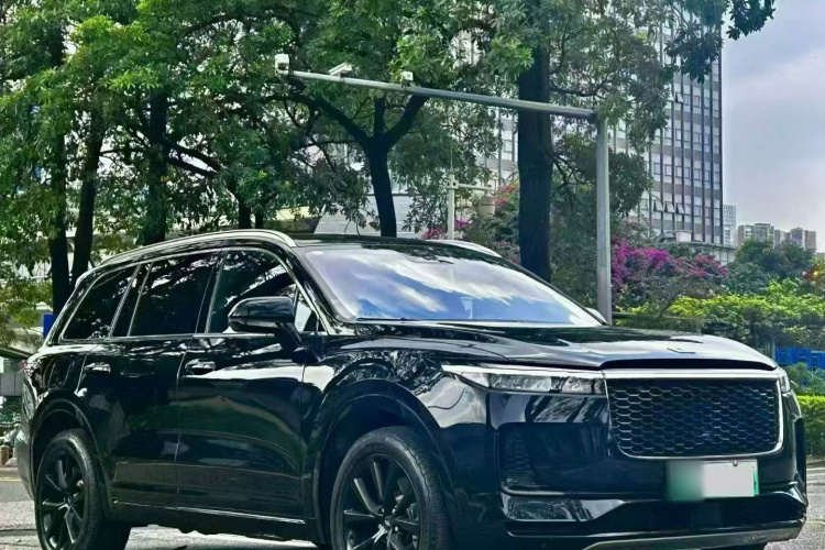 理想汽车 理想ONE 2021款 增程6座版车身外观3