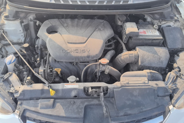 现代 朗动 2015款 1.6L 自动领先型机舱底盘24