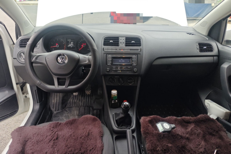 大众 Polo 2016款 1.4L 手动风尚型中控内饰12