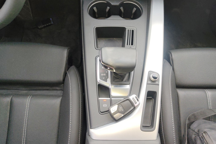 奥迪A4L 2022款 40 TFSI 时尚动感型局部细节18